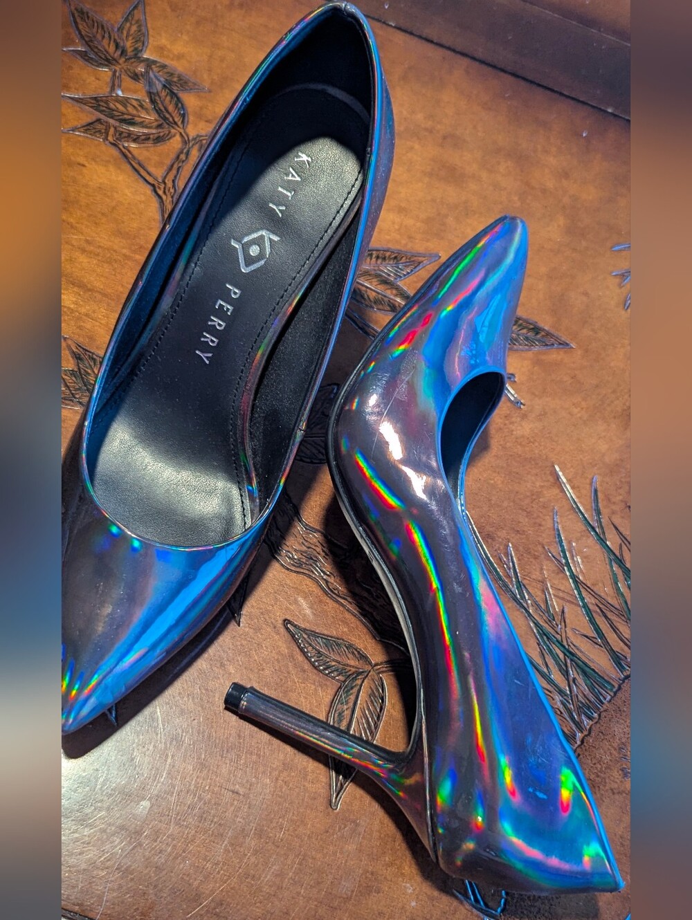 Katy Perry Collections Iridescent Grey Holographic Pointed-Toe Pumps